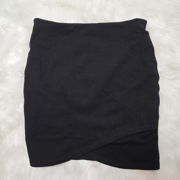 Sunday Best Dresses & Skirts - Sunday Best Medium BNWOT Black Mini Asymetrical Wrap Hem Cute Skirt Aritzia